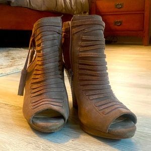 Vince Camuto Janessa wedges size 7